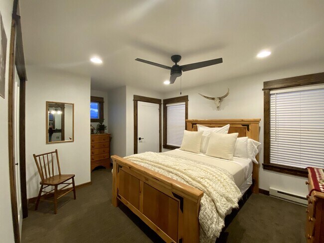 Photo - 141 Caitlin Rd