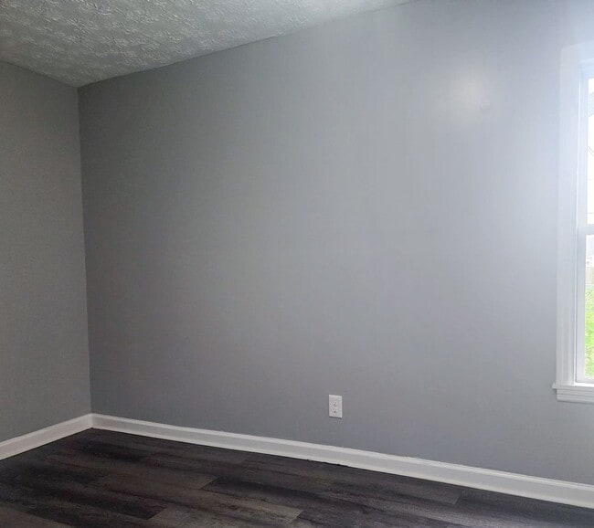 Photo - Beautiful Newly Remodeled 2 Bedroom Home - Ideal for Section 8 Voucher Holders!