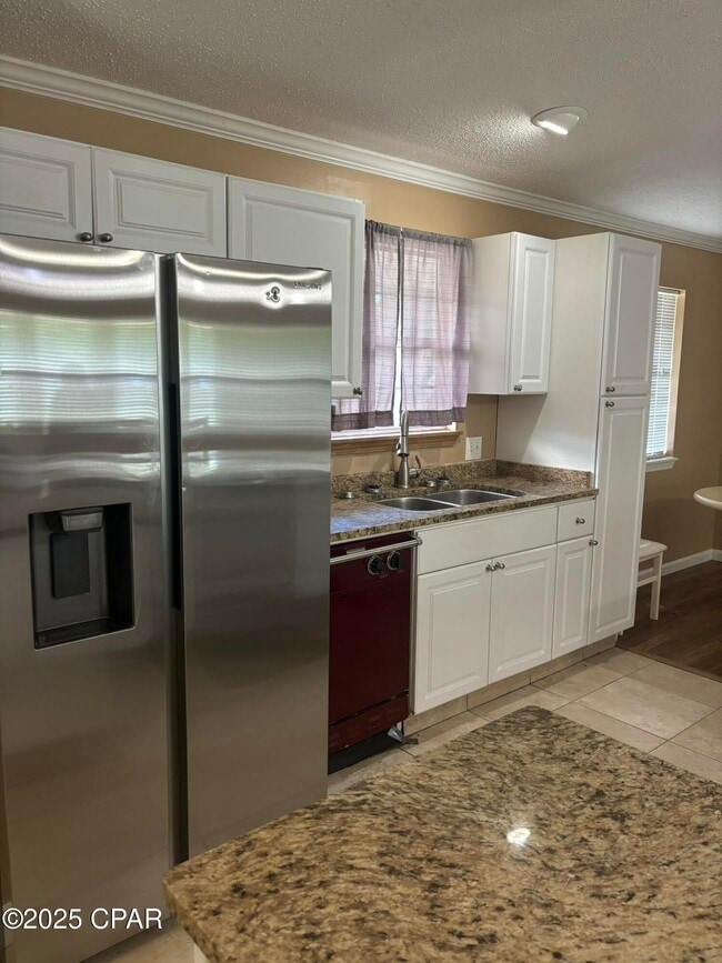 Photo - 721 Flight Ave