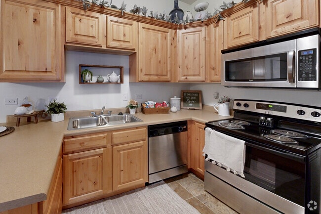 2BR, 2BA - 920SF - Kitchen