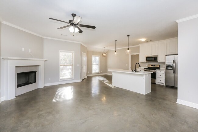 Photo - 104 Moss Crk