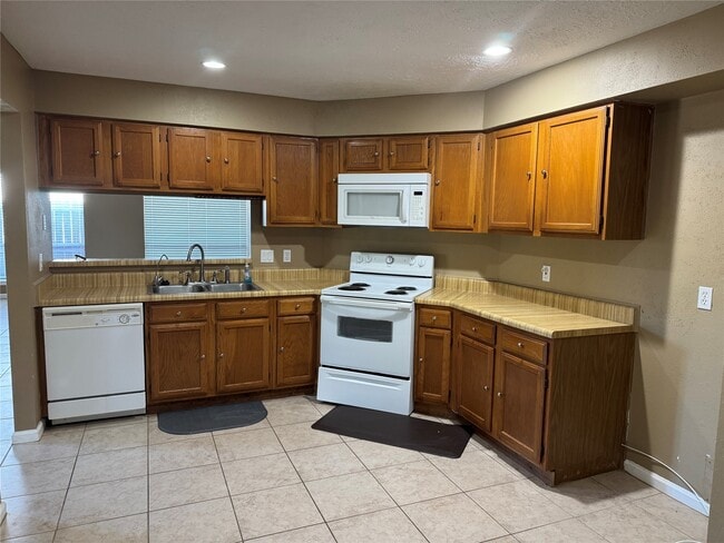 Photo - 333 Forest Hills Dr