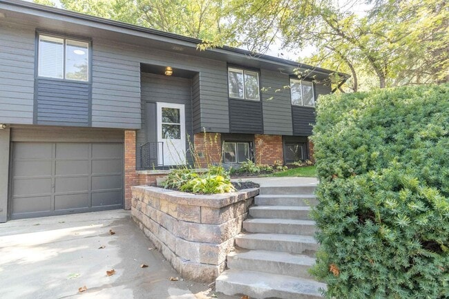 Photo - 6605 S 135th St