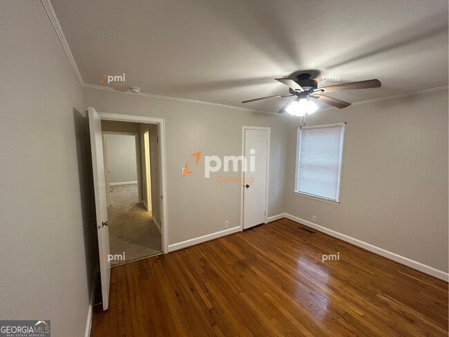 Photo - 1463 Beatty St