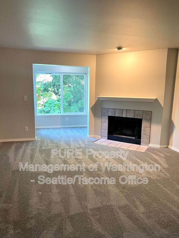 Photo - 975 Aberdeen Ave NE Unit #J-203