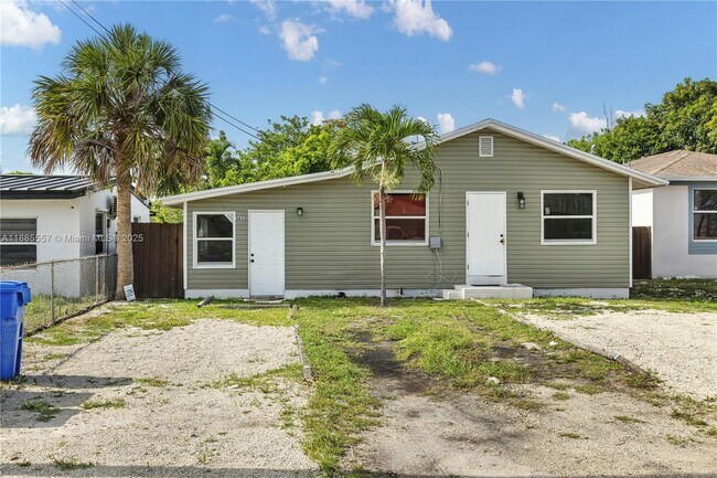 Photo - 3633 SW 12th Ct Unidad 2
