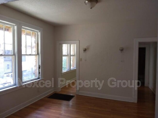 Photo - 785 E Pkwy S