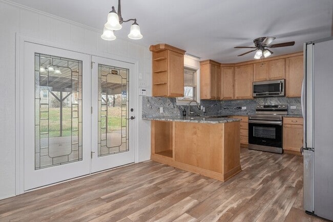 Photo - 87 E Hill St