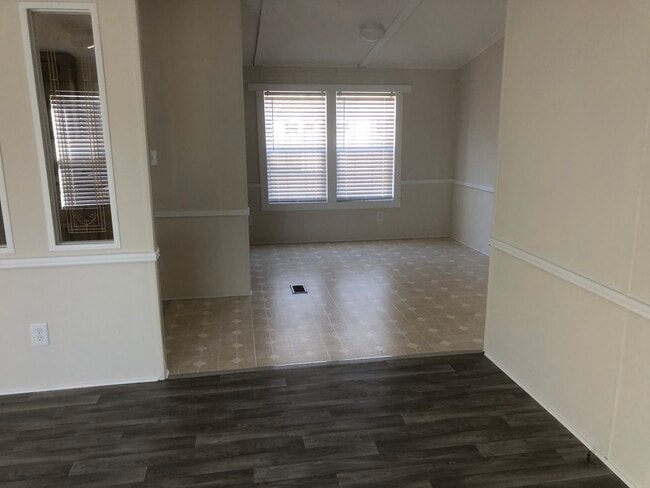 Dining room - 7164 Cornwallis Rd