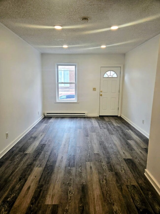 Photo - 416 W Whitehall St