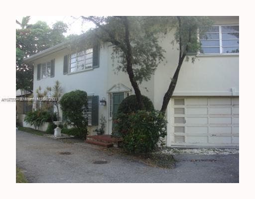 Photo - 580 University Dr Unit 1