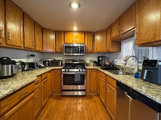 Photo - 286 Bowen St