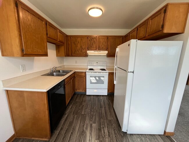 Photo - 854 Lincoln Ave Unit 2 Bedroom Apartment