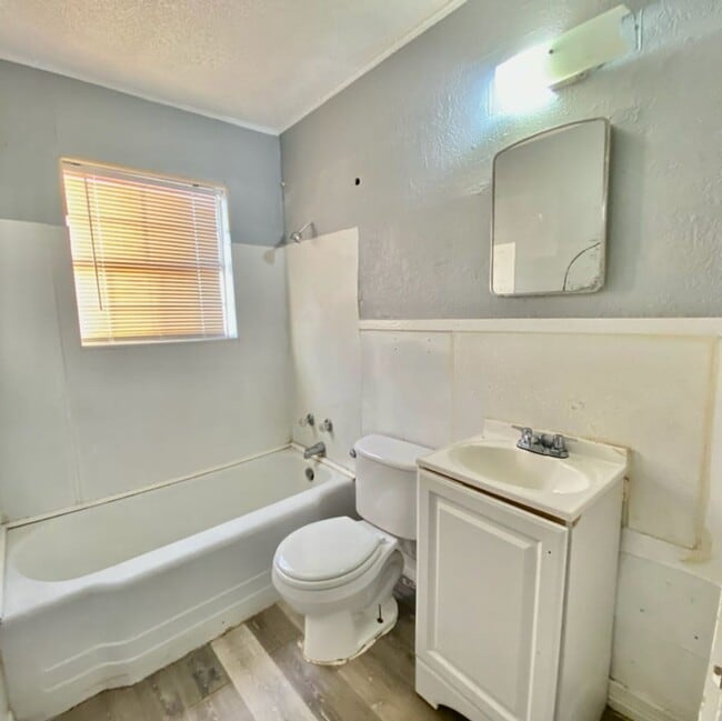 Photo - Handyman Special $0 First Month's Rent / $0 Deposit at move-in “You fix, you SAVE BIG!!” Contact ...