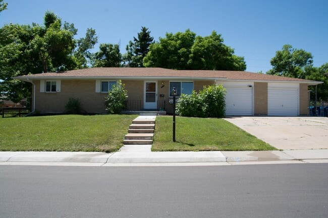 Building Photo - 2156 E Mineral Ave Rental