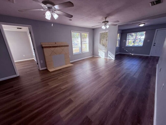 Photo - Jackson Heights Beautiful  3/2 Homec