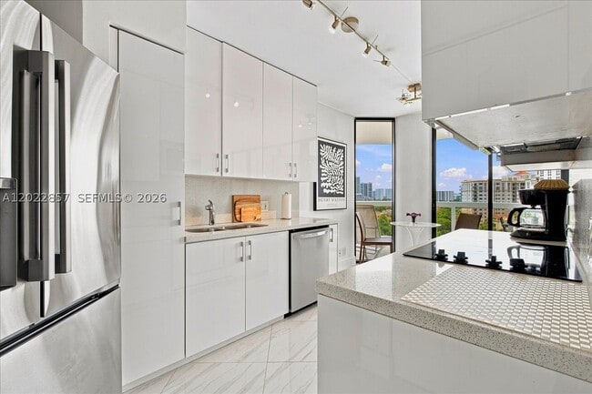 Photo - 20185 E Country Club Dr Unit 1104