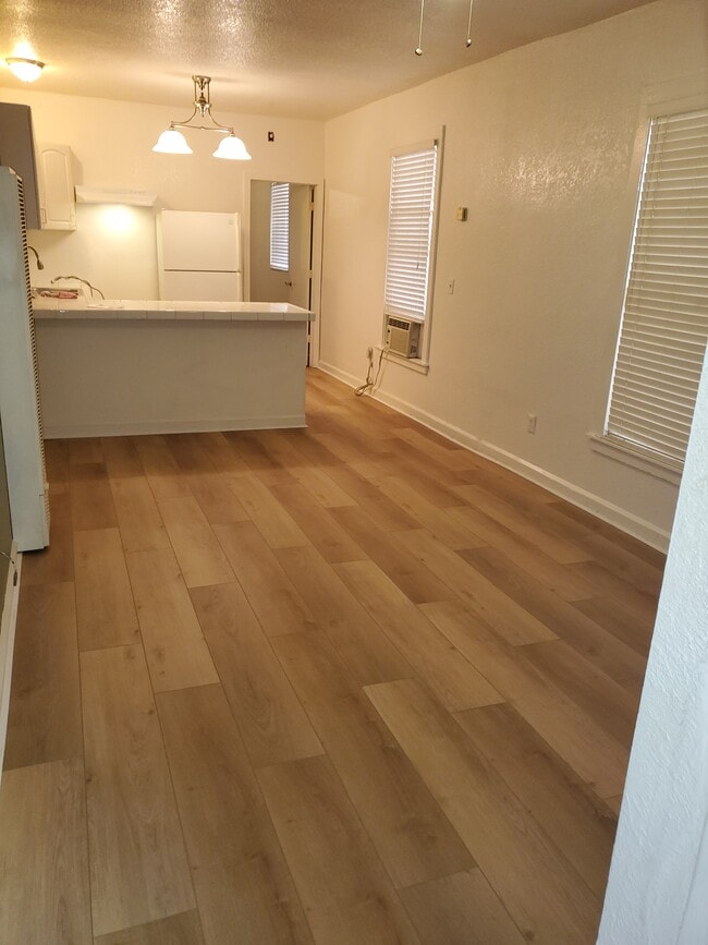 Building Photo - 1418 E St Unit A