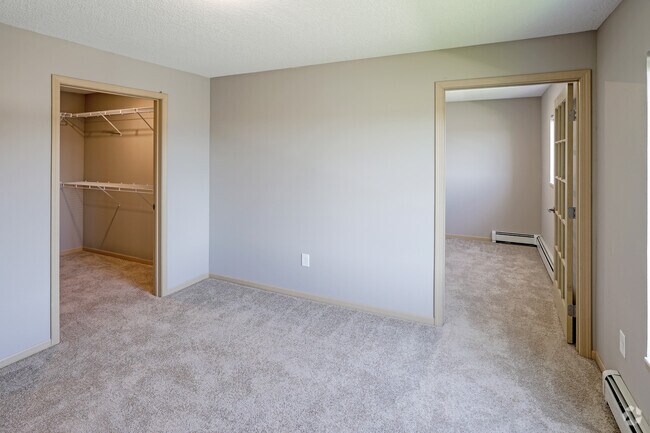 2BR, 1BA Den - 1002 SF - Wolverine Meadows Apartments