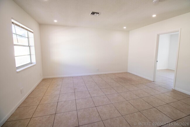 835 SW 4th St Unidad 3