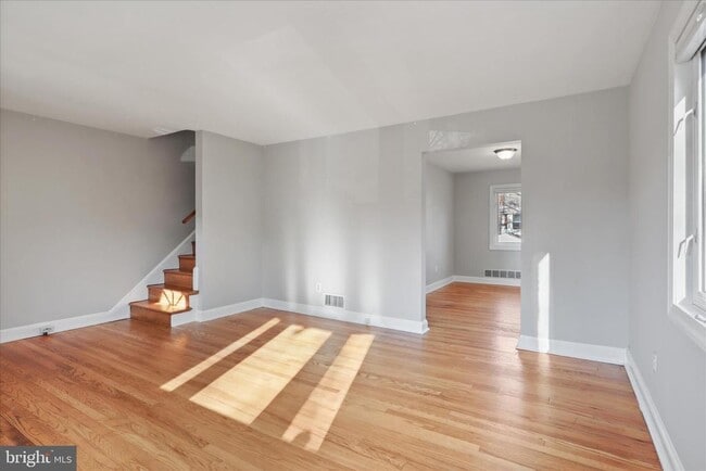 Photo - 6 E Myrtle St
