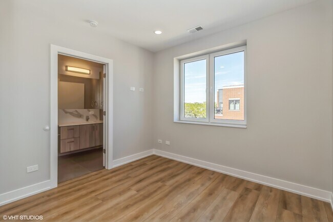 Photo - 3729 W Belmont Ave