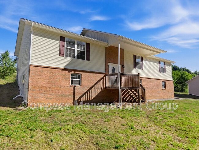Photo - 1690 River Bend Rd