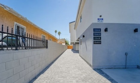 Building Photo - 1346 E Vernon Ave Unit 1346