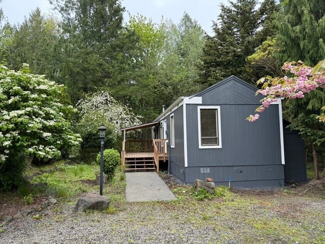 Photo - 3063 Oak Bay Rd