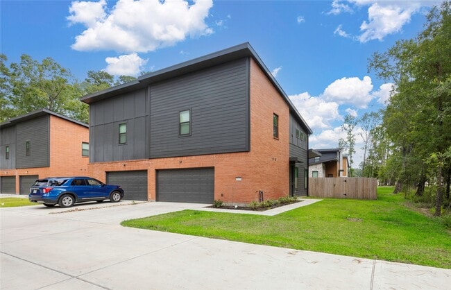 Building Photo - 2521 Appian Wy Unit B