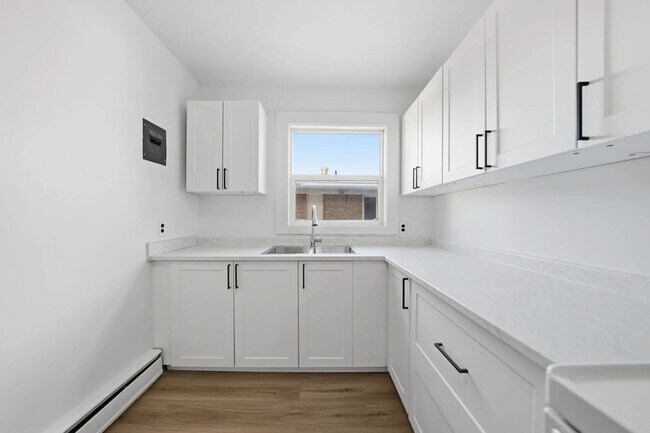 Photo - Monterey Apartments