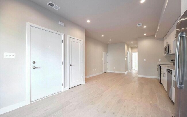 Photo - 2536 Elvans Rd SE