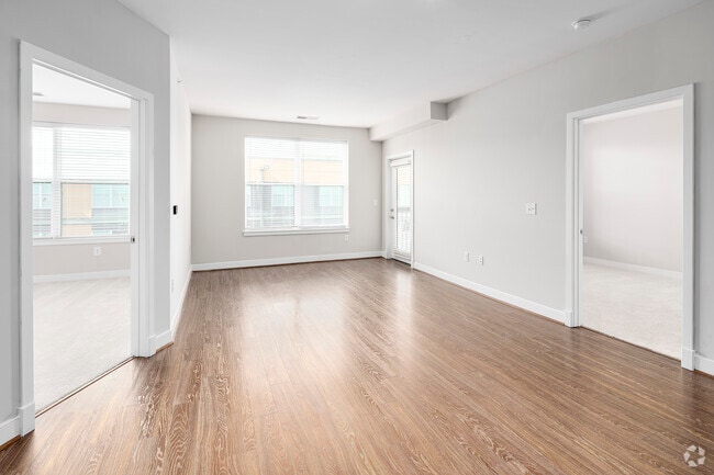 2BR, 2BA - 1,051SF - Living Room