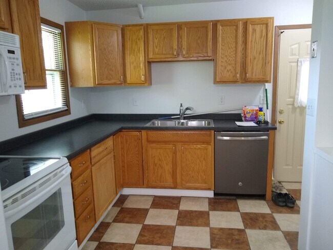 Photo - 1005 21st St S