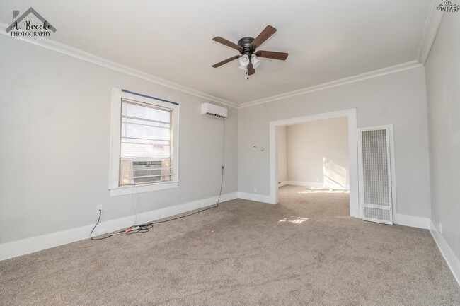 Photo - 603 E 4th St