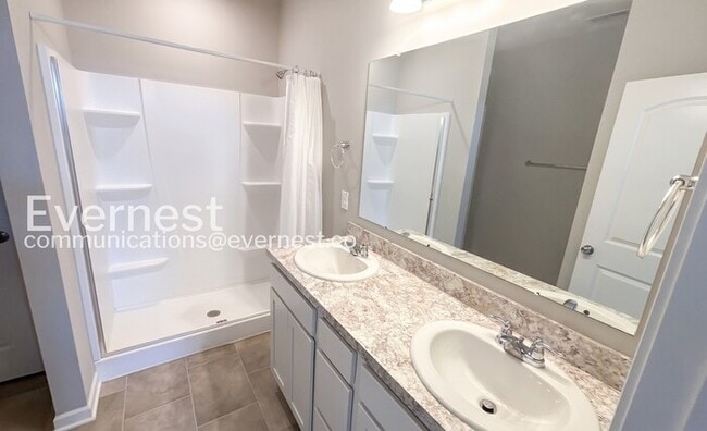 Photo - 89 Hutchison St
