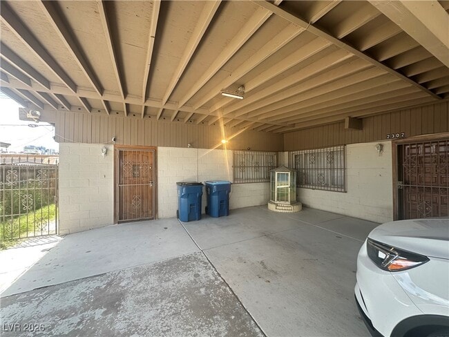 Photo - 2300 Pardee Pl