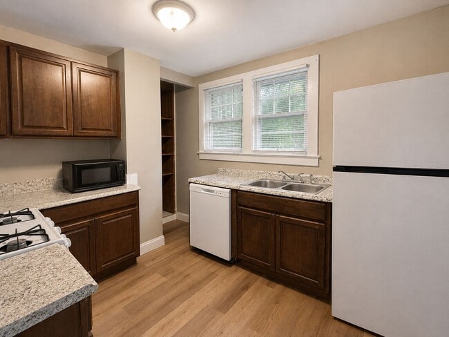 Photo - 1485 Elizabeth St