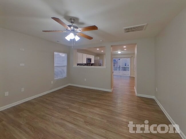 Photo - 238 Waterlemon Way