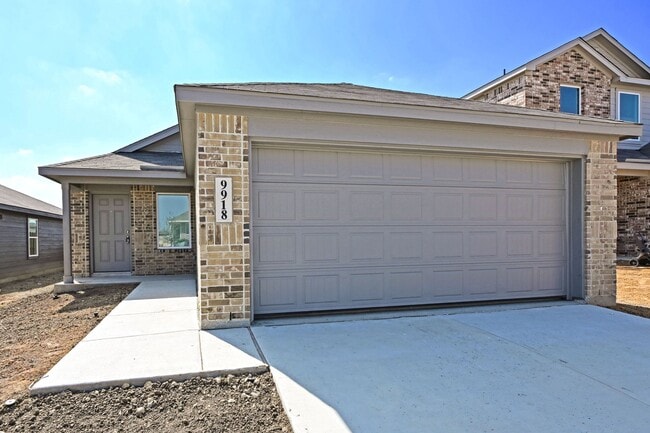 Building Photo - 9918 Mather Wy