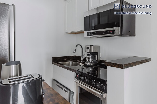 Photo - 240 W 73rd St Unidad FL6-ID1596