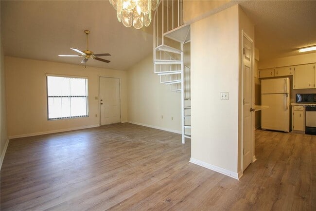 Photo - 1230 Dosseywood Ln