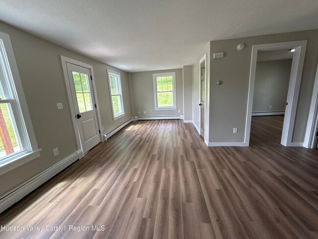 Photo - 173 S Amenia Rd