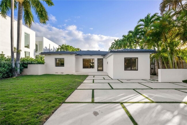 Building Photo - 900 W 47th Ct Rental