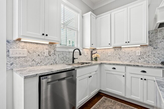 Photo - 2106 Moores Mill Rd Unit 204