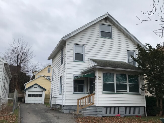 Building Photo - DREAM LOCATION !! LOOKS LIKE PRIVET ROAD !!! Rental