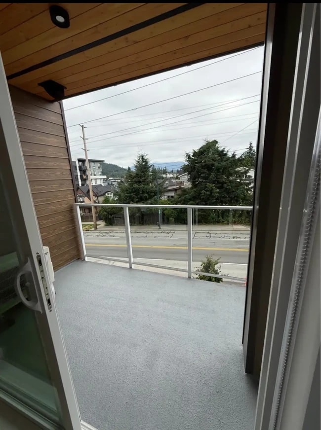 723 Grover Av Unit Brand-New 1 Bedroom Condo
