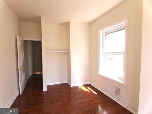Photo - 1530 Fontain St