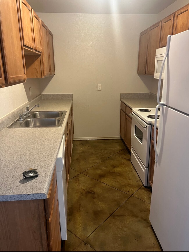 Photo - 7704 Downe Dr