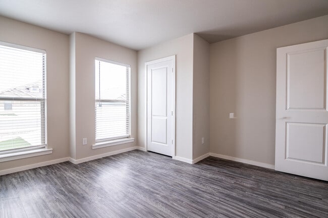 Photo - 1904 Langford Ave